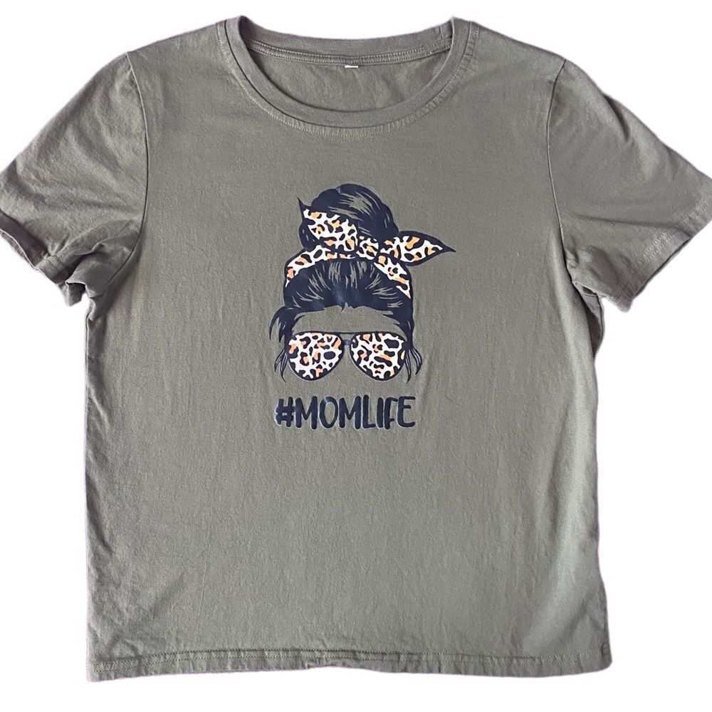 SHEIN #momlife Army Green T-shirt Size Medium NWOT